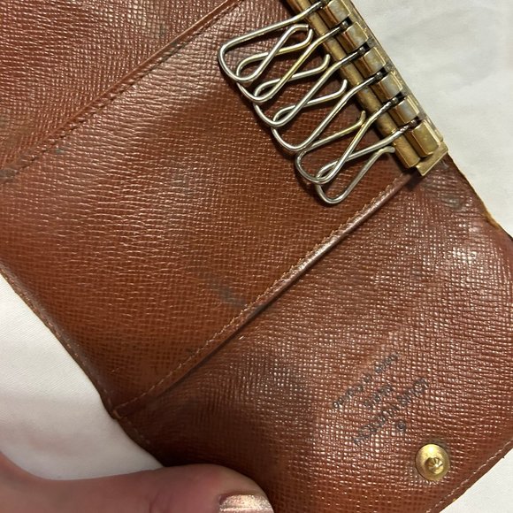 Louis Vuitton Monogram Coated Canvas Key Cles - Picture 4 of 11